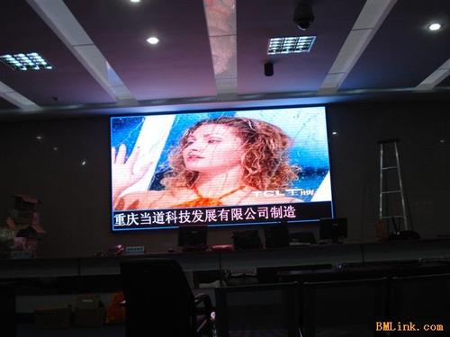 重慶LED顯示屏批發(fā)指南 聚焦高品質(zhì)室內(nèi)屏選購
